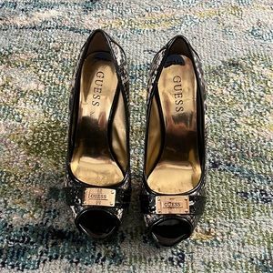 Guess Snakeskin Pumps/Heels Size 7.5